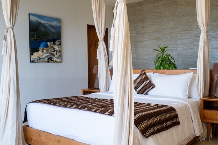 Room 2 of 18