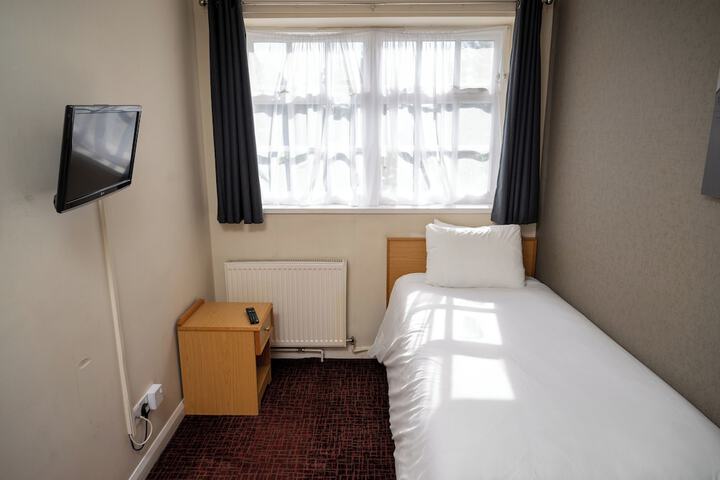 Room 3 of 36