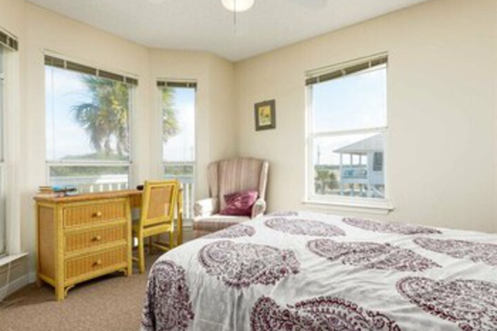 Room 25 of 28
