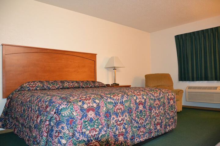 Room 10 of 28