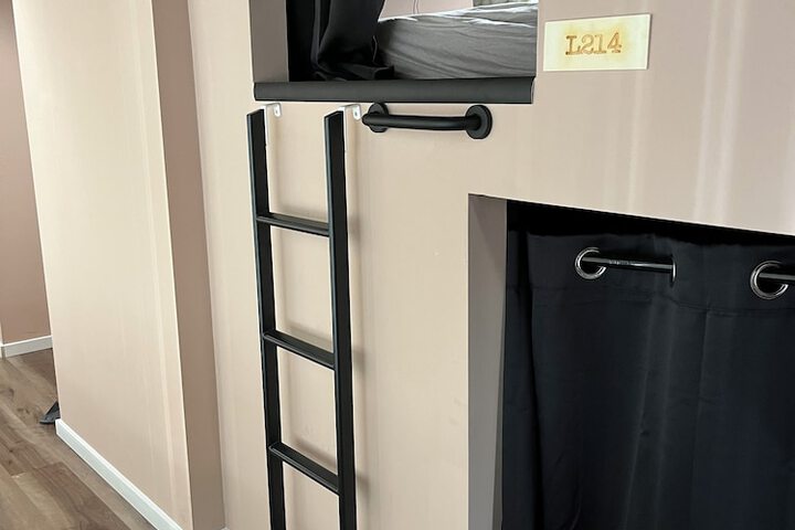 Room 25 of 43