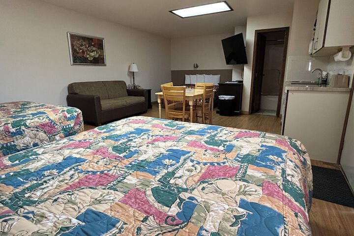 Room 5 of 18