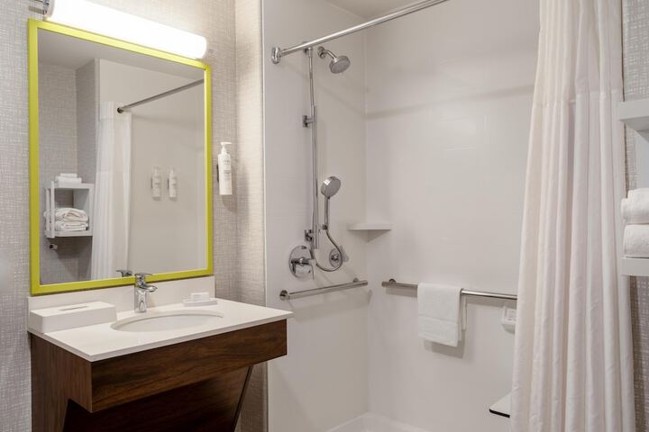 Bathroom shower