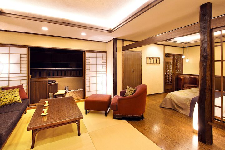 Room 17 of 74