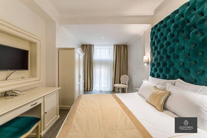 Room 37 of 108