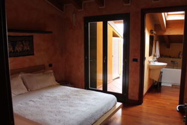 Room 169 of 499