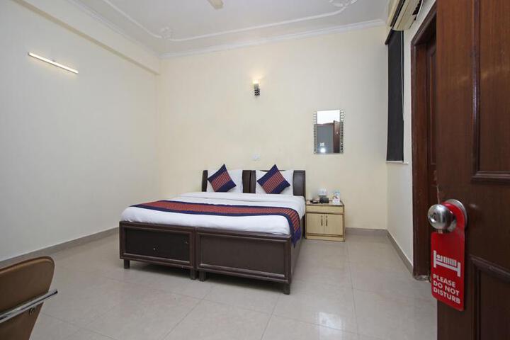 OYO Hotel Galaxy Stay INN