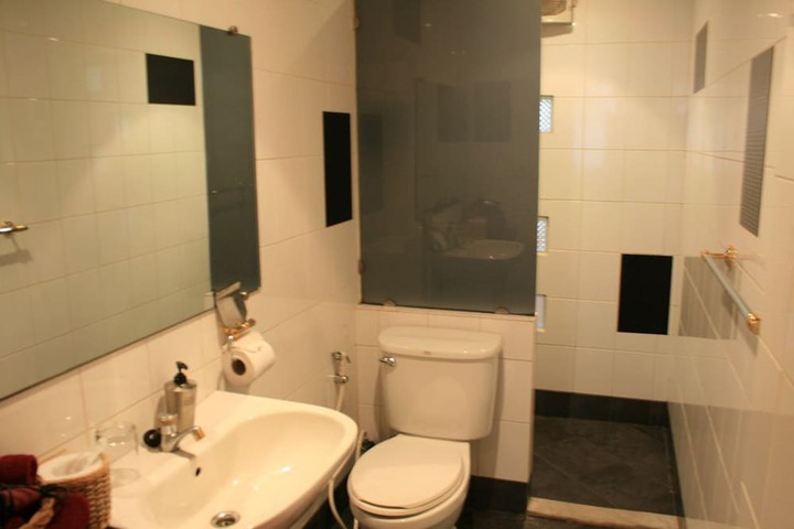 Room 42 of 62