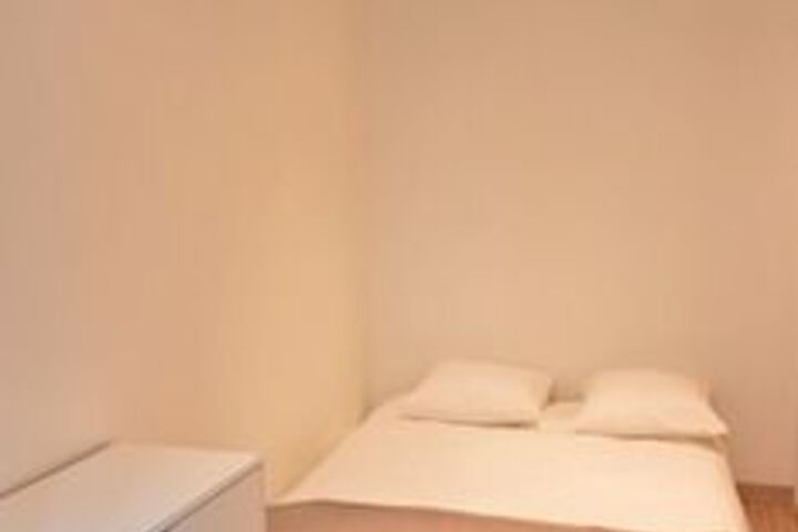 Room 5 of 22