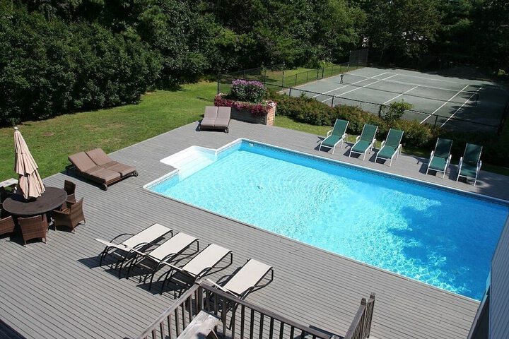 Pool 53 of 76