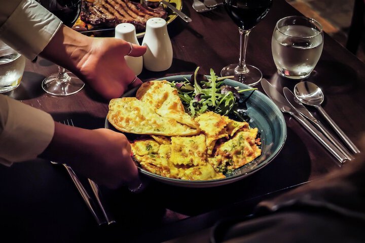 Dining 24 of 36