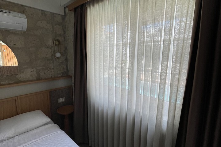 Room 10 of 64