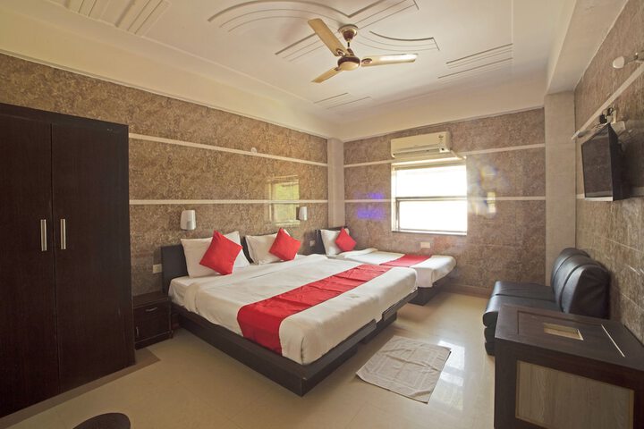 Room 17 of 48