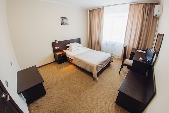 Room 21 of 37