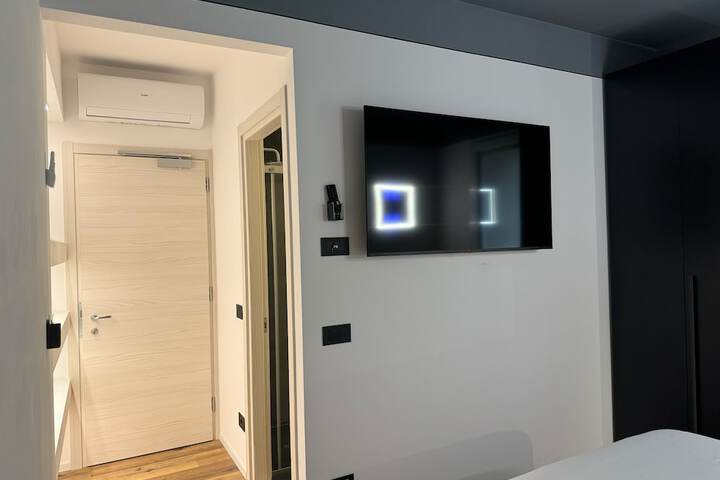 Room 10 of 36