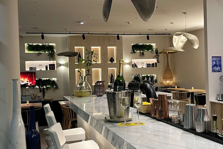 Lounge 149 of 176