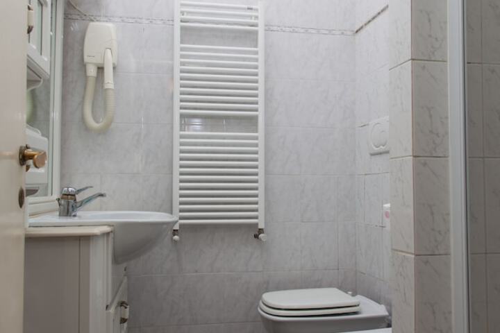 Room 20 of 35