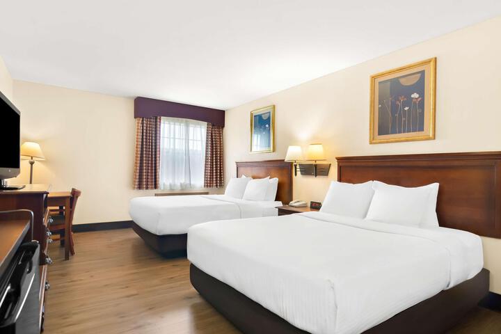 2 Queen Beds High Speed Internet Accessible Microwave and Refrigerator, Coffee Maker Iron Hairdryer Continental Breakfast (4 of 6)