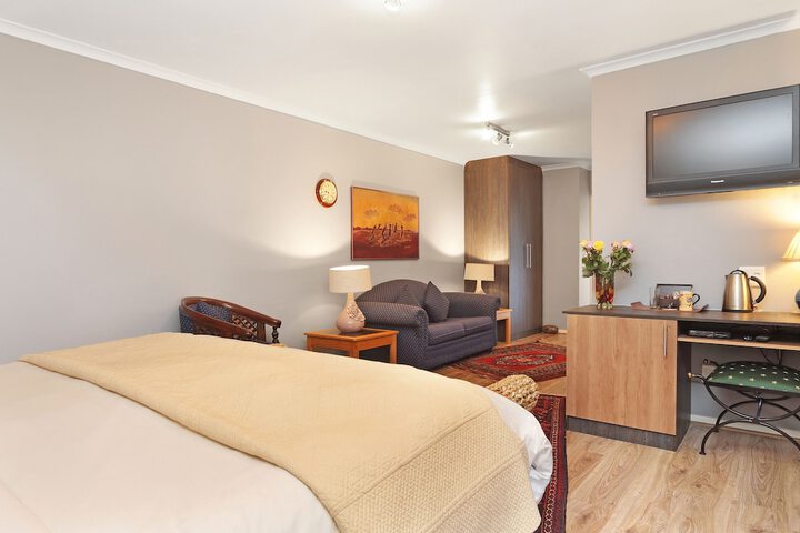 Room 10 of 80