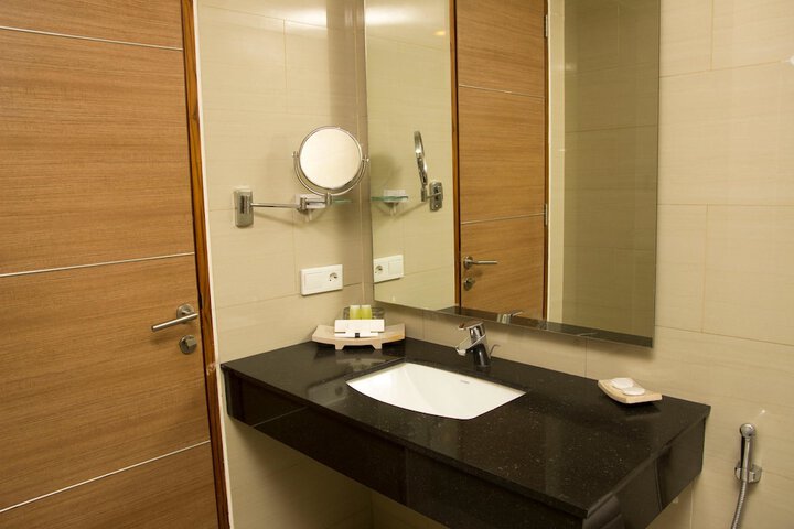 Room 14 of 32