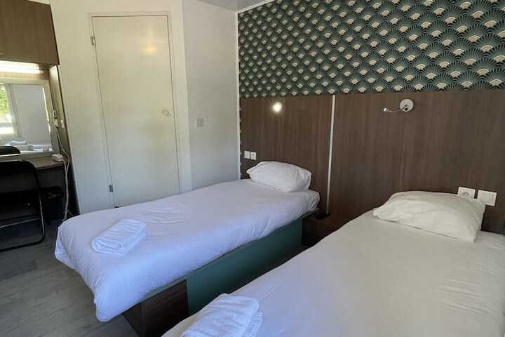 Room 9 of 51