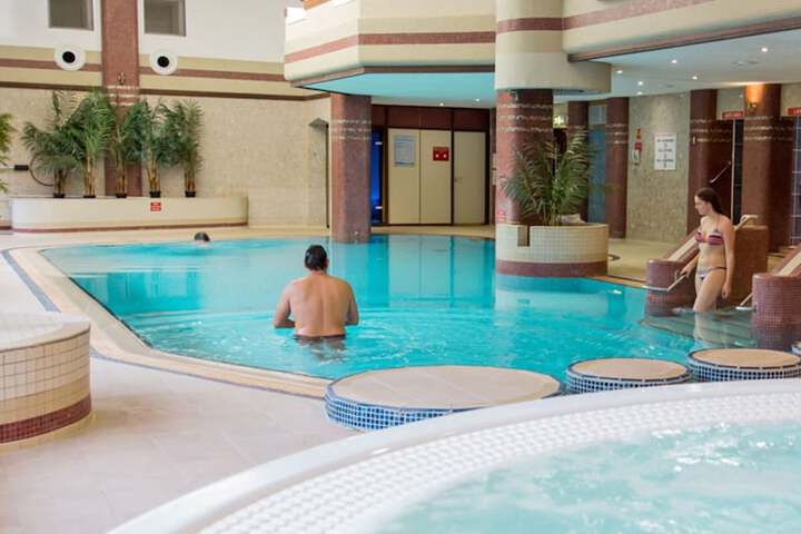 Pool 77 of 128