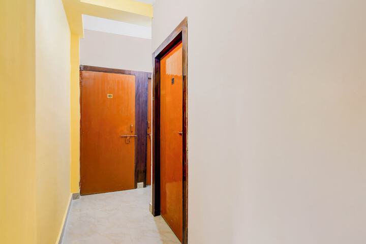 Ballroom/Hall 26 of 33