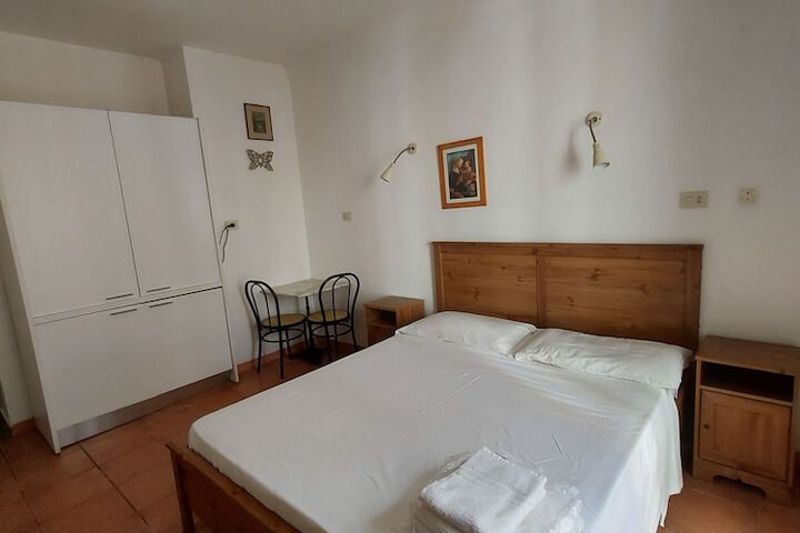 Room 10 of 56