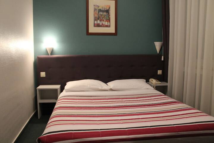 Room 8 of 36