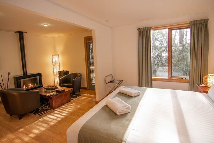 Room 2 of 50