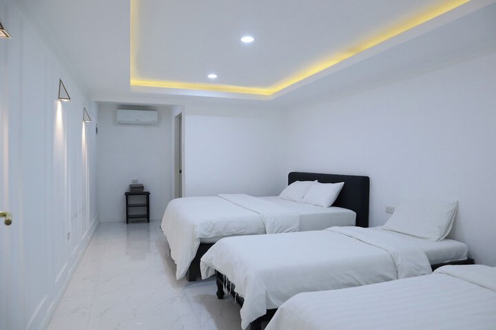 Room 17 of 117