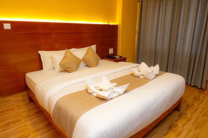 Room 3 of 16