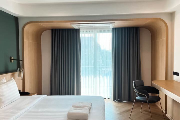 Room 4 of 31