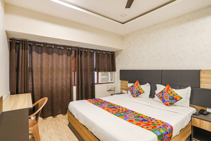Room 16 of 28