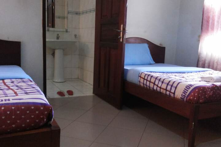 Room 10 of 42