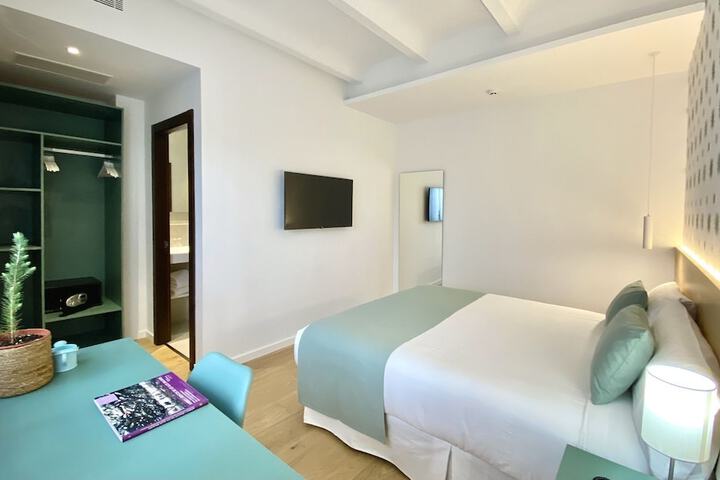 Room 8 of 45