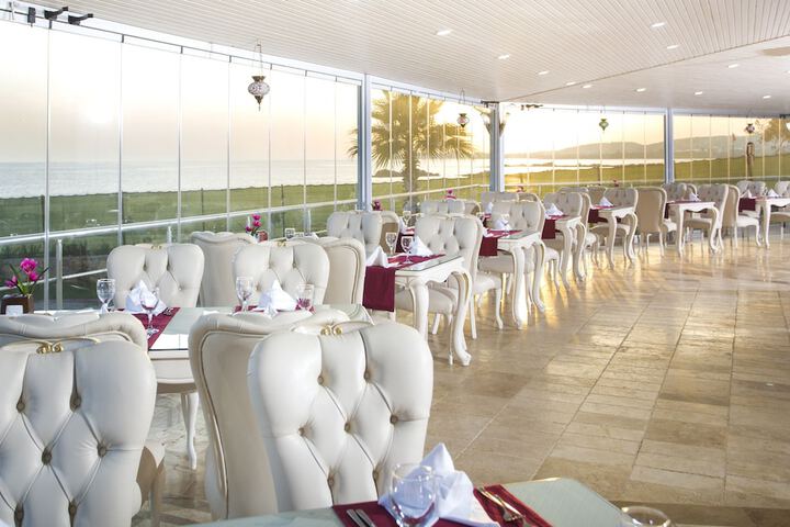Dining 85 of 141
