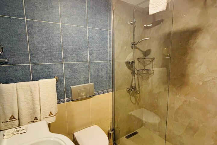 Room 42 of 68