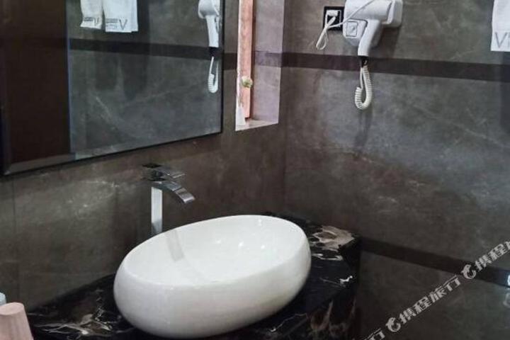 Oriental Victory Hotel (Huilai Aishanweiduo Branch)