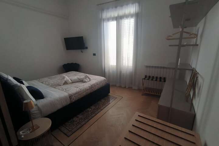 Room 19 of 48