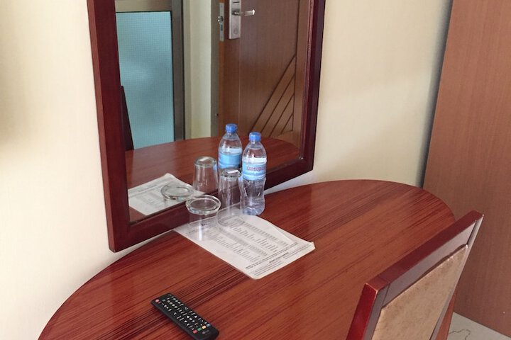 Room 5 of 11