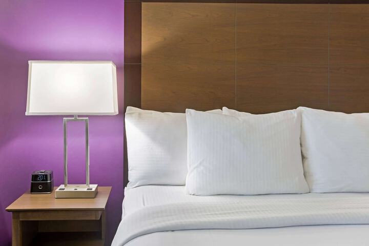 1 King Bed (18 of 18)