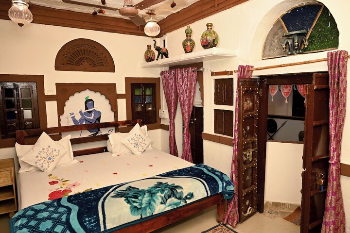 Room 18 of 90