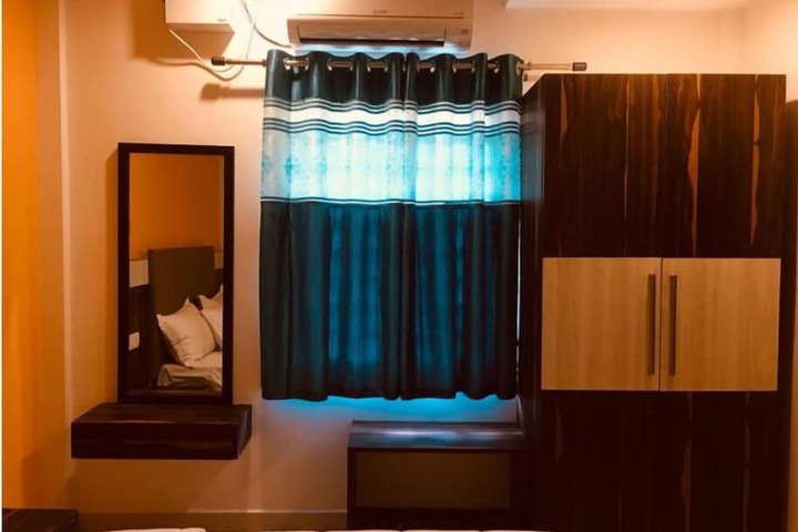 Hotel 12 of 12