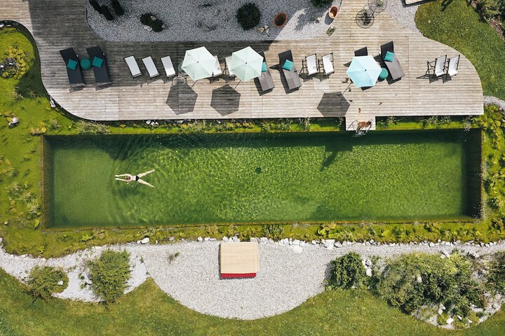 Hotel with Pool