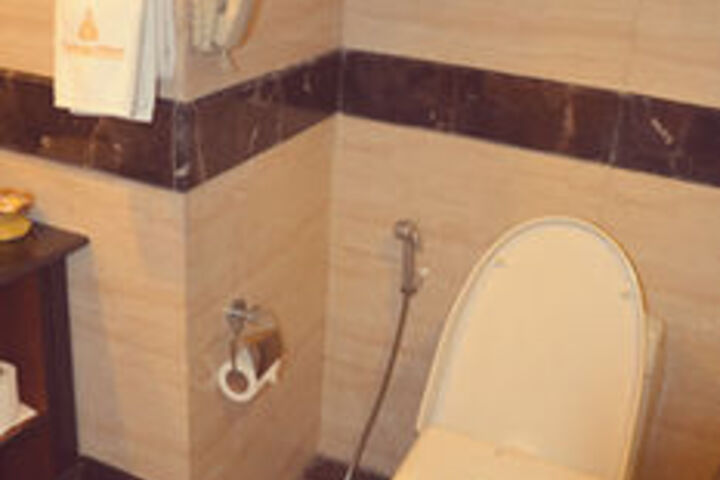 Room 5 of 92