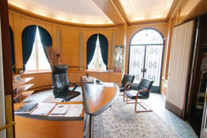 Business Center 6 of 36