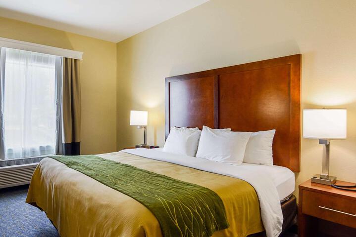 1 King Bed (1 of 25)
