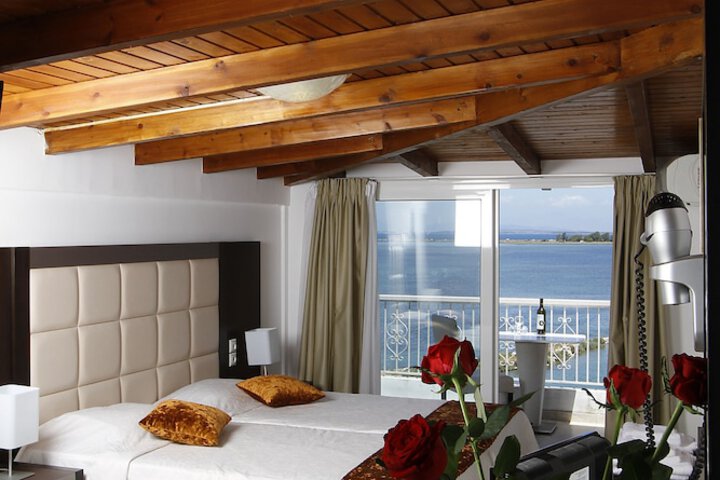 Room 2 of 35