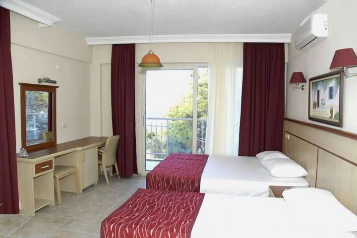 Room 17 of 27